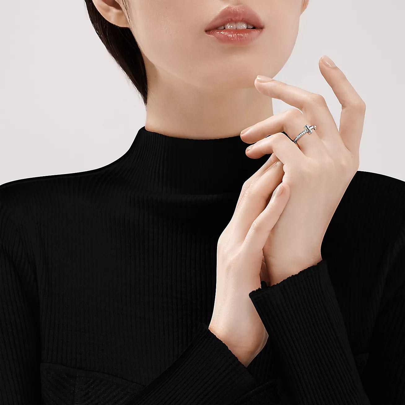Anel - T1 Ring em Ouro Branco com Diamantes