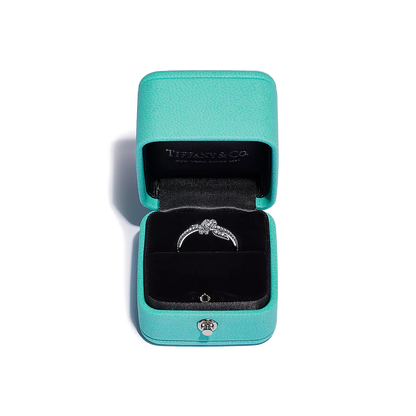 Anel - Ouro Branco com Diamantes